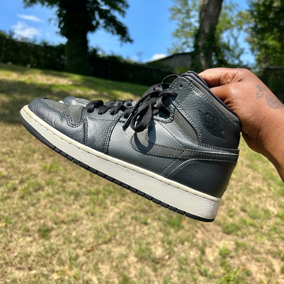 Nike Air Jordan 1 Retro High Reflective Black - Picture 5 of 8